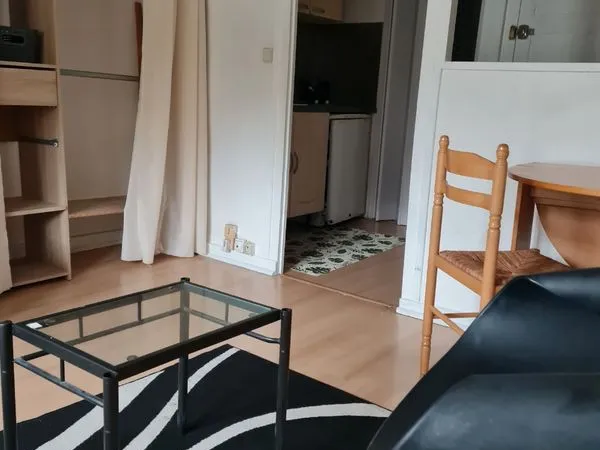 Studio meublé libre