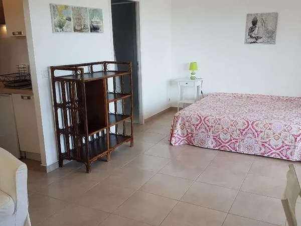 Studio 1 pièce 30 m²