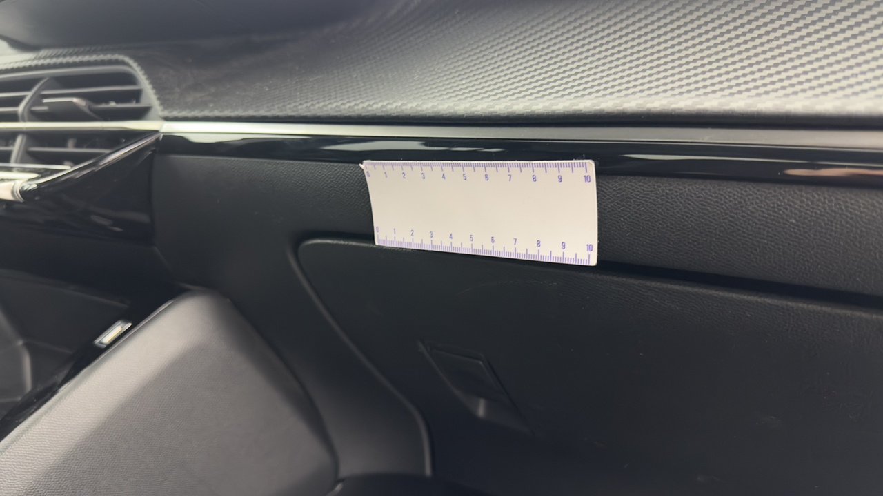 Peugeot 208 PureTech 100 S&amp;S EAT8 — photo 48