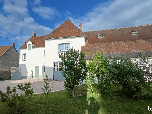 Maison de bourg avec dépendances