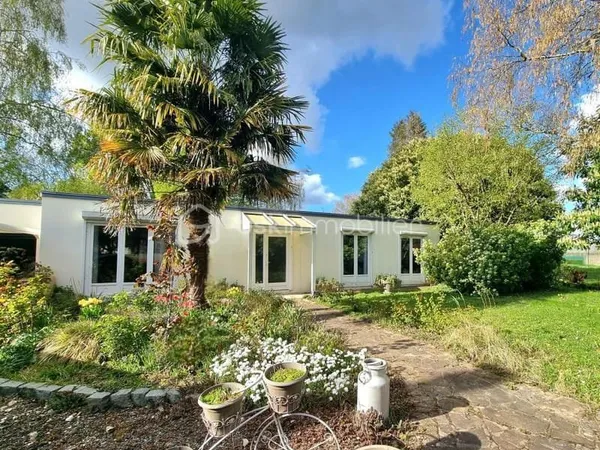MAISON DE PLAIN-PIED_ 4 CHAMBRES_ GARAGE_ JARDIN !!!