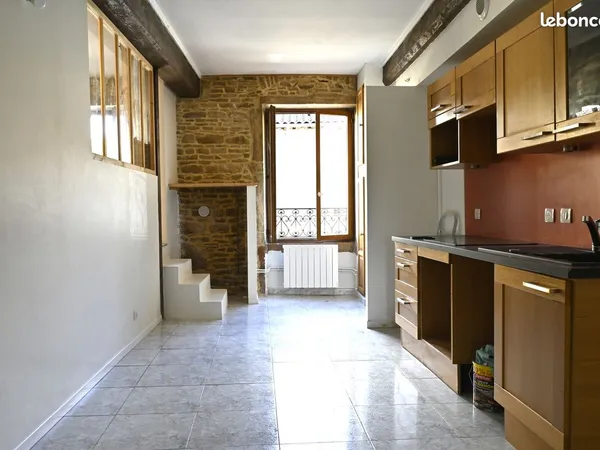 Appartement renové 68 m², 4p à Lachassagne ,