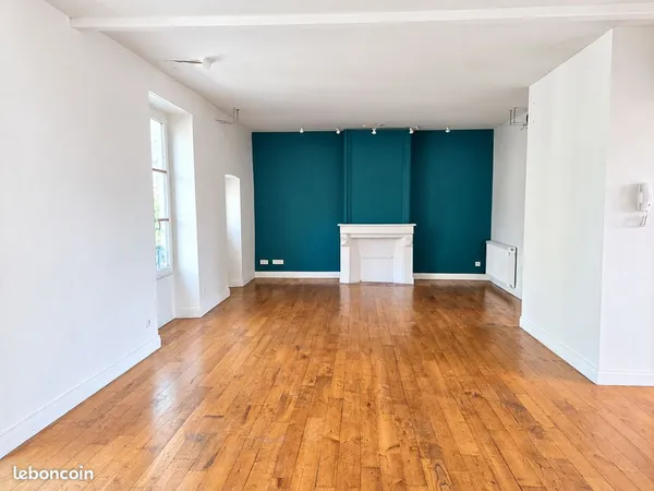 Appartement plein centre ville avec vue dégagée et lumineux de 92m² au dernier étage