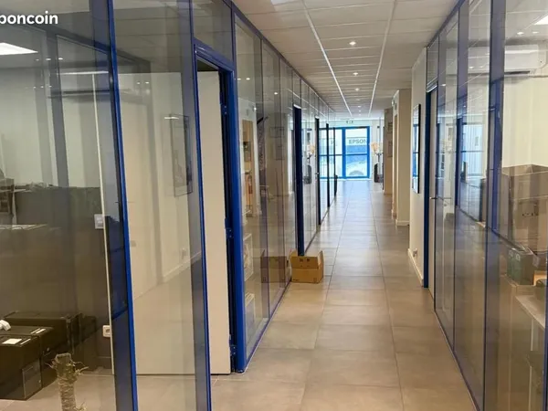 Bureaux 300 m²