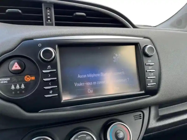 Toyota Yaris 70 vvt-i ultimate 5p — photo 12