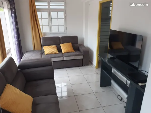 T3 meublé et climatisé avec piscine