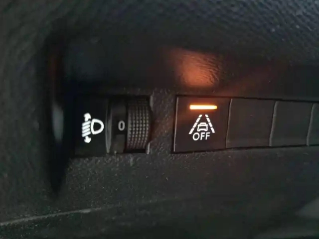 Peugeot 2008 puretech 130 s&amp;s eat8 — photo 35