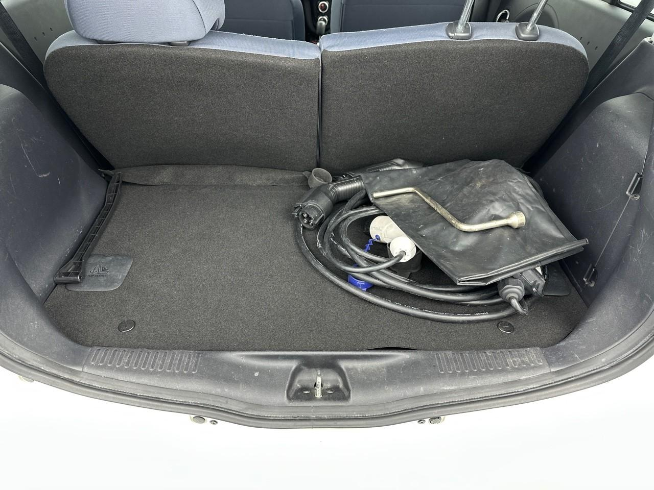 Peugeot Ion electrique active — photo 6