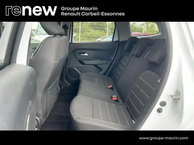 Dacia Duster 1.0 eco-g 100ch  journey + 4x2 — photo 11