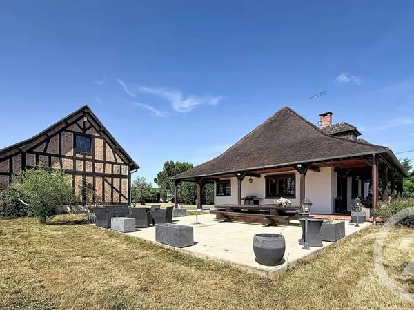 Maison 7 pièces 218 m²