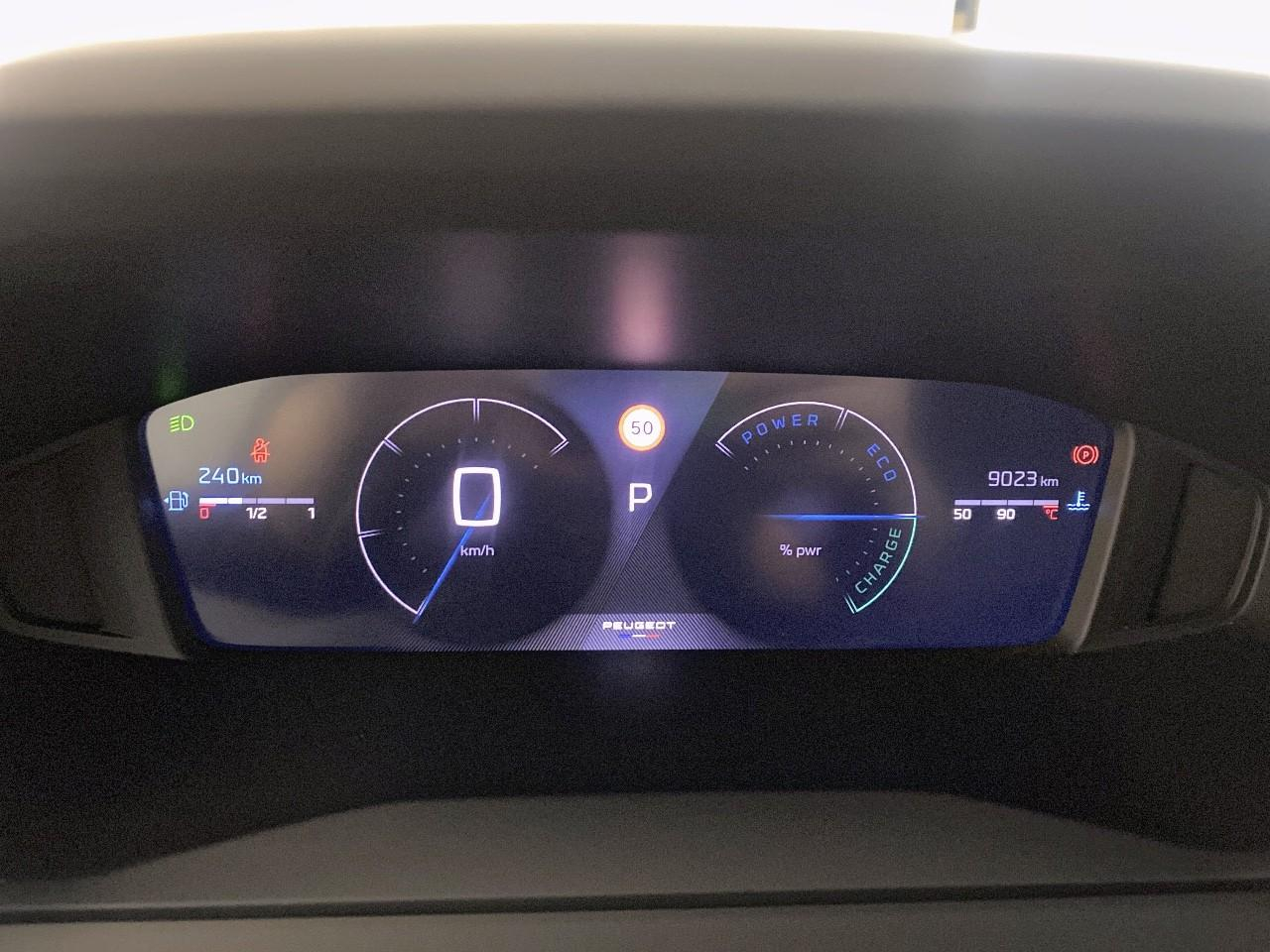 Peugeot 2008 hybrid 145 ch e-dcs6 allure — photo 13