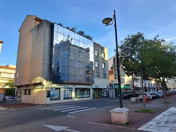 Local 84 m²