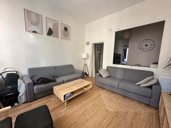 LYON 6e - APPARTEMENT T2/T3 - IMMEUBLE HAUSSMANNIEN - EMPLACEMENT D'EXCEPTION