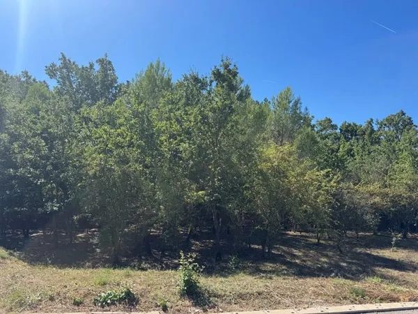 Terrain 600 m²