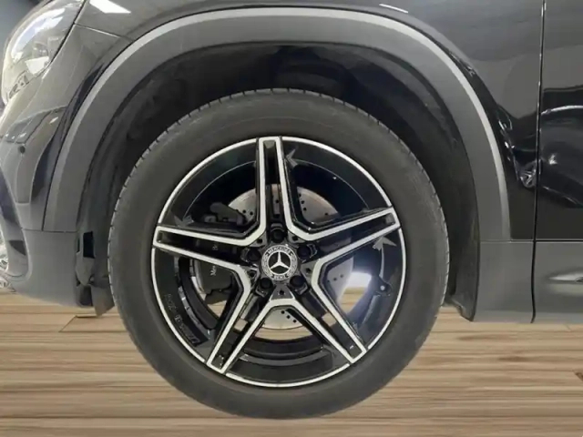 Mercedes Glb 200 d amg line — photo 9