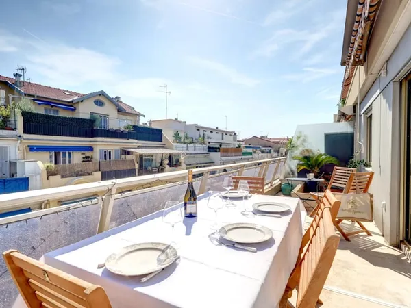 Nice Musiciens 1/2P 33m² Etage élevé - Terrasse " Charly"