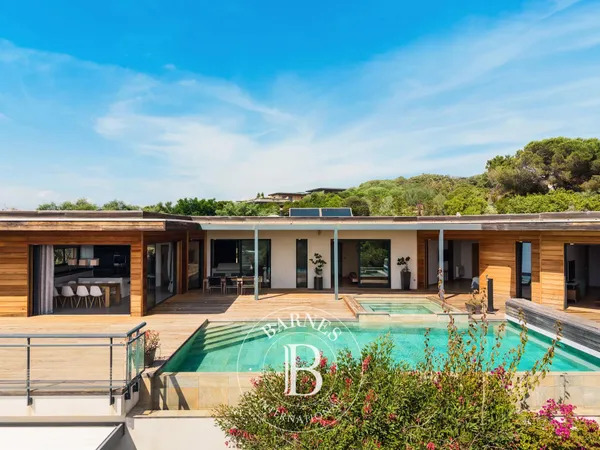 Rive Sud D'Ajaccio, Agosta Plage, Villa contemporaine, 5 chambres, vue mer, piscine à débordement, j