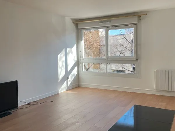Location - appartement 3 pièces Saint-Ouen (93) avec parking