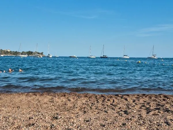 FAMILLE de 5 personnes recherche sa future maison dans le VAR