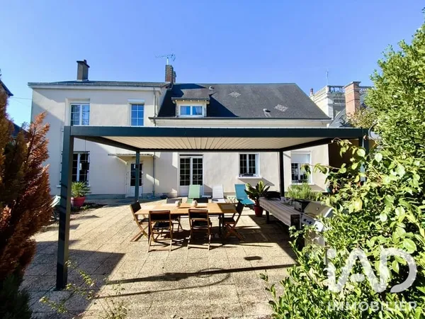 Maison 8 pièces 195 m²