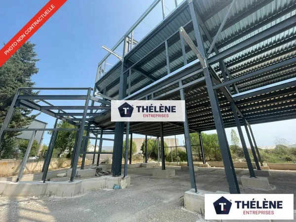 Local industriel 686 m²