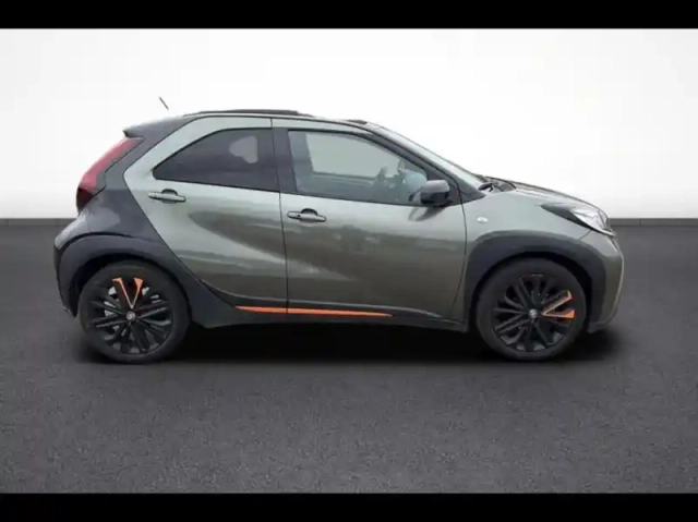Toyota Aygo x 1.0 vvt-i 72ch air collection s-cvt — photo 7