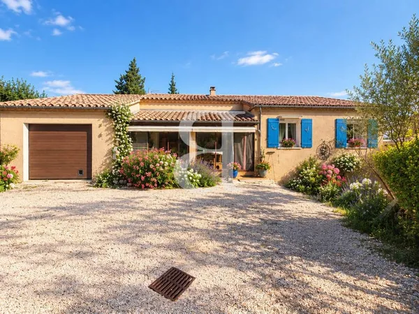 Confortable villa de plain pied avec vue Ventoux région Grignan