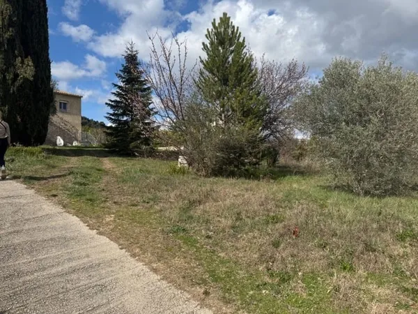 Terrain 1232 m²