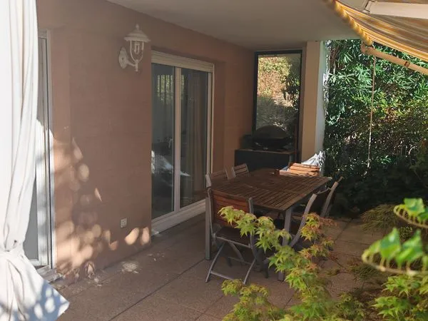Appartement T4 dans résidence sécurisée rez-de-jardin