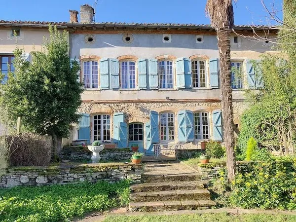Maison 7 pièces 393 m²