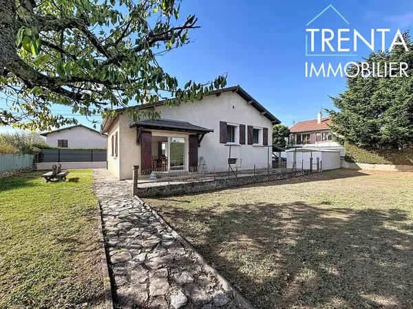 Maison individuelle avec jardin arboré