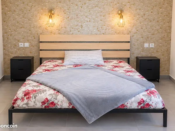Studio meublé - Lyon 8e - 850 charges comprises