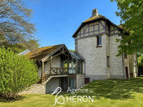 MAISON DE MAITRE AVEC 5000M2 DE TERRAIN