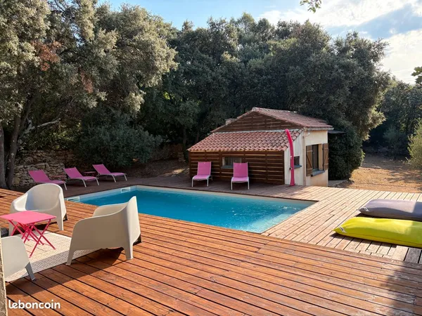 PARTICULIER À PARTICULIER Villa Contemporaine - piscine - au calme sans vis à vis sur 6500m2 à Besse