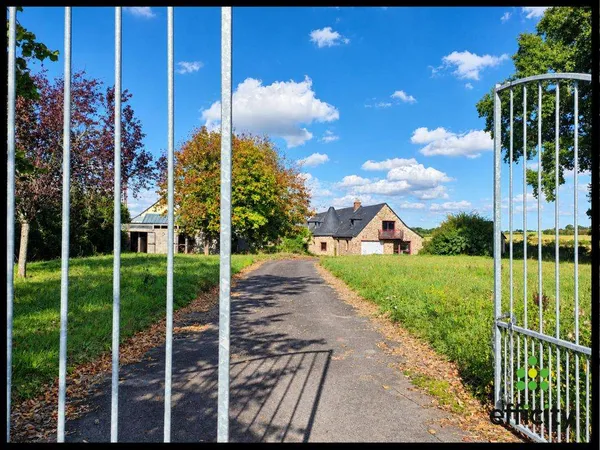 Longère ou corps de ferme 14 pièces 400 m²