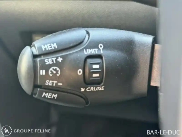 Peugeot 208 e- 136ch like — photo 15
