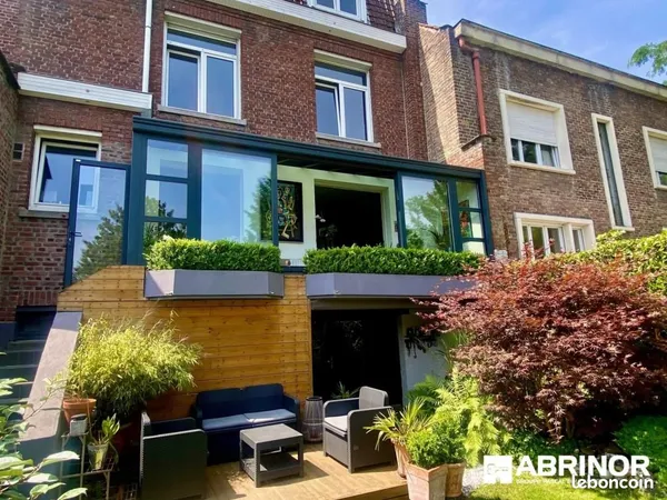 Maison 7 pièces 205 m²