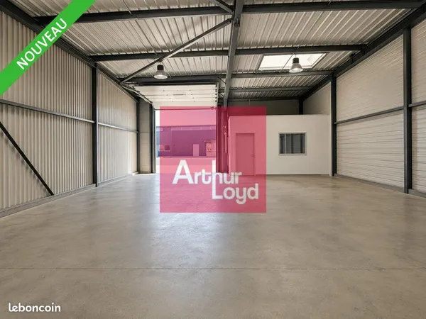 Local industriel 180 m²