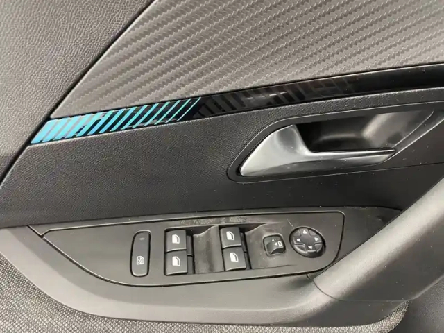 Peugeot 2008 puretech 100 s&amp;s bvm6 — photo 32