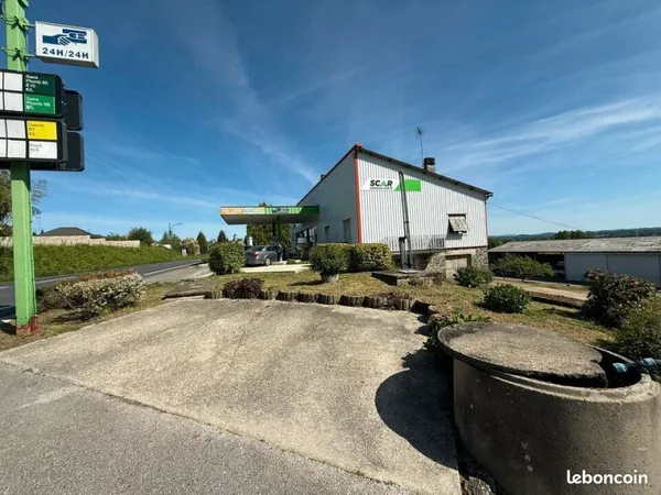 BUREAUX 1120 m² SAINTE-FÉRÉOLE