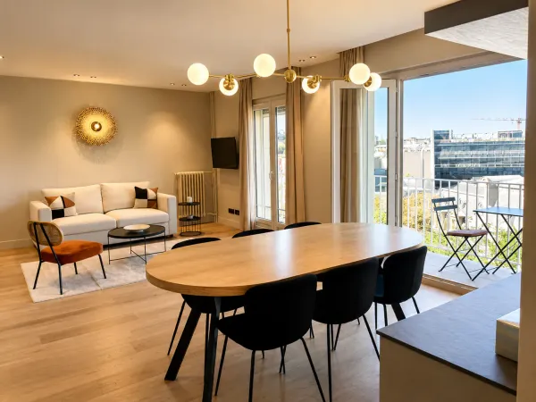 Appartement d'exception avec balcon et vue dégagée - Adresse recherchée du 16e arrondissement