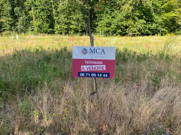 Terrain 900 m²