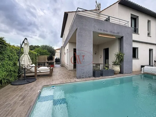 BELLE VILLA RECENTE 146M2 - 4 CHAMBRES - PISCINE