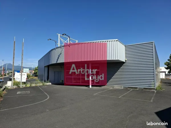 Local commercial 330 m²