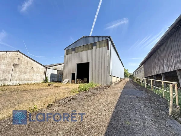 Entrepôt / local industriel Breteuil 296 m2