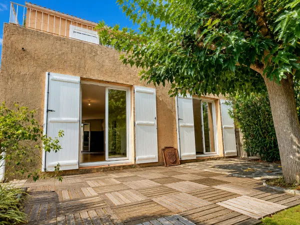 Villa Carqueiranne 109 m² T5 au calme, rénovée