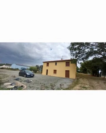 Maison 8 pièces sur 5000m2 de terrain a louer