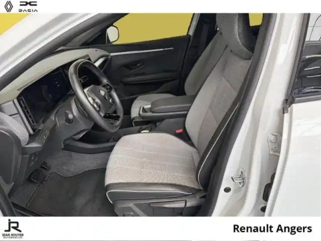 Renault Megane e-tech electric ev40 130ch techno standard charge — photo 3