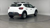 Dacia Sandero 1.0 TCe 90ch Stepway Essential — photo 5
