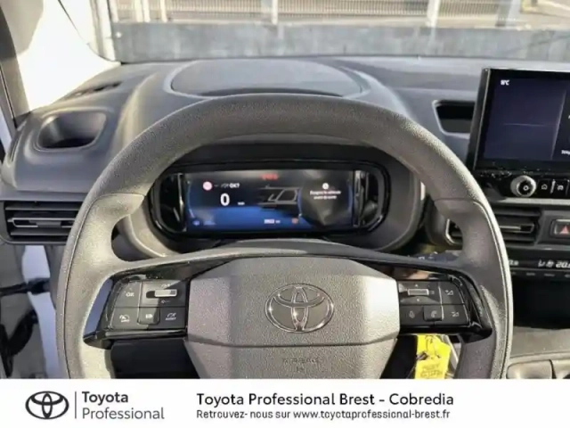 Toyota Proace city medium 100 d-4d start mc24 — photo 13
